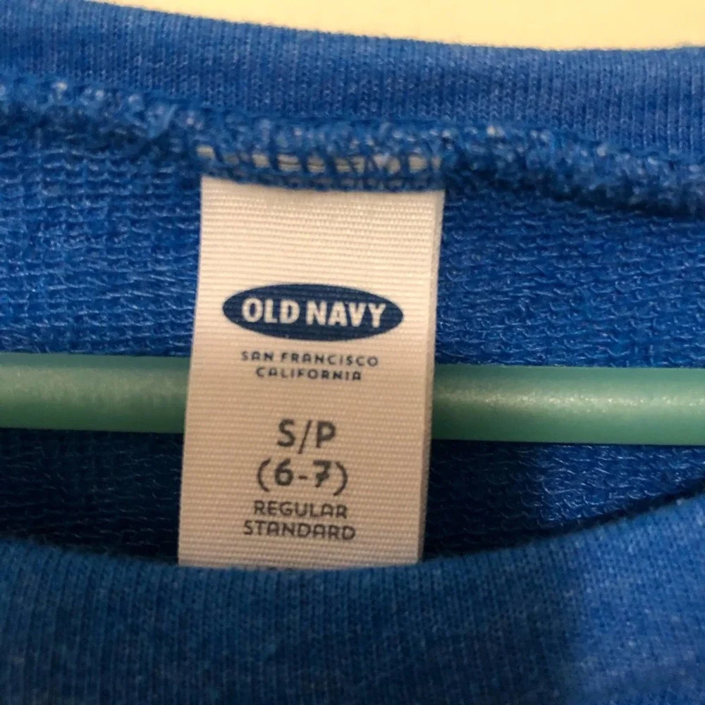 Old Navy Pullover Sweatshirt. Kids‎ Size 6-7